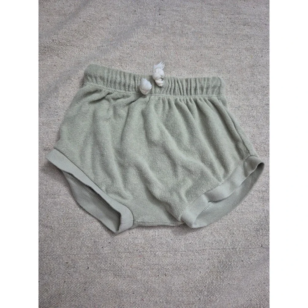 Quincy Mae shorts size 18-24 months
